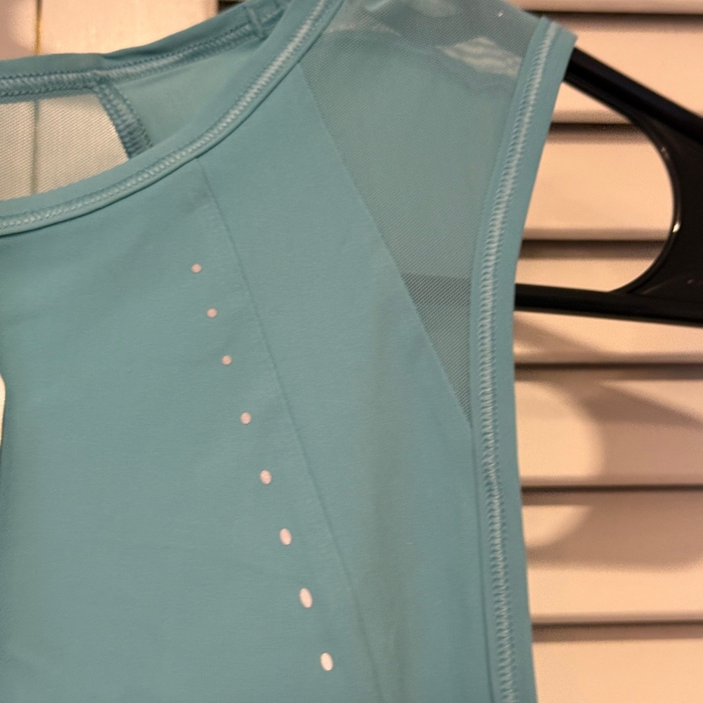 Lululemon Sculpt Cropped Tank - Picture 2 of 6